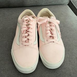 Light pink vans women’s 6.5 never worn